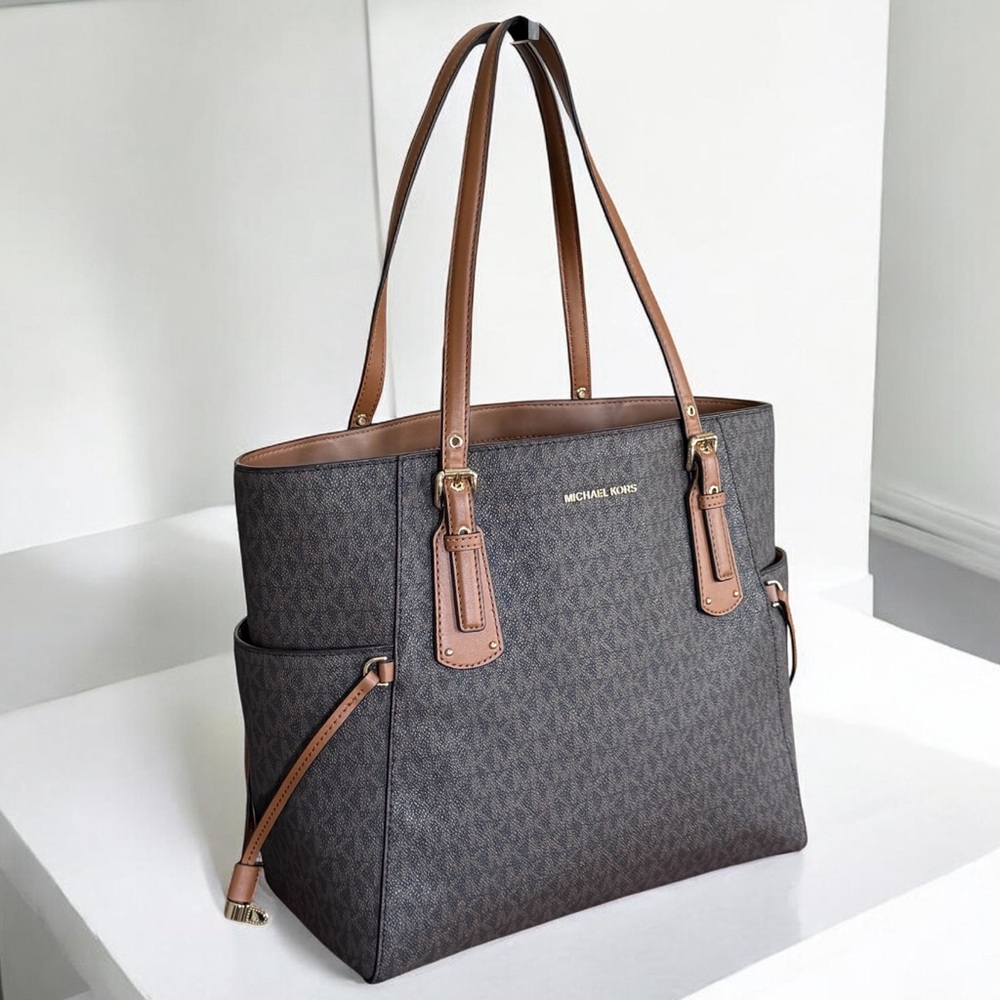 Michael Kors Voyager East West Tote Bag! EUC!! - Picture 3 of 15